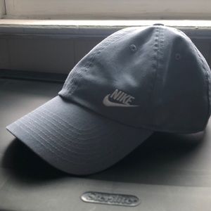 Light blue Nike baseball cap